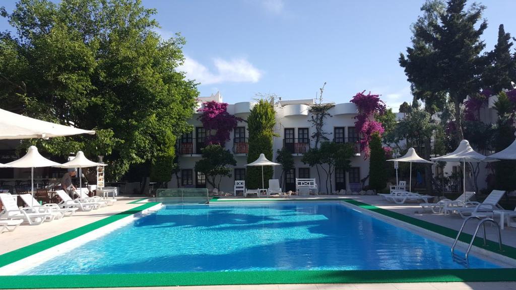 Safir Hotel Bitez Exterior photo