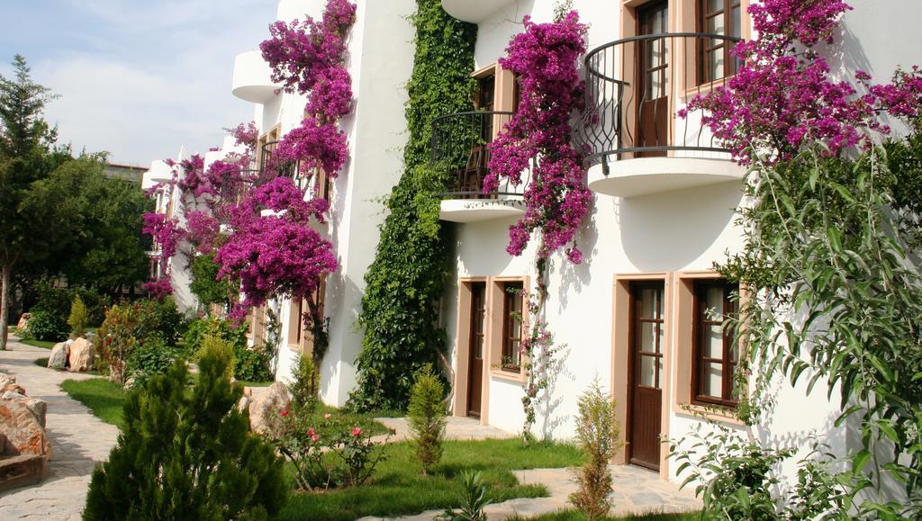 Safir Hotel Bitez Exterior photo